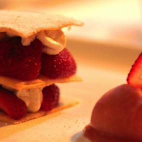 Strawberries & cream
shortbread wafers
